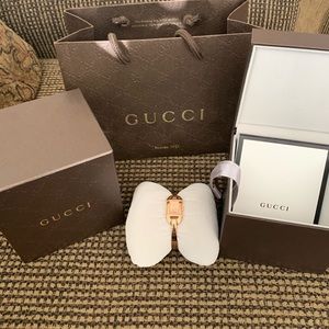 Gucci 6800L Ladies Bangle Watch